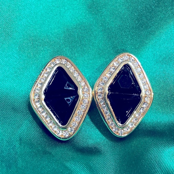 Gorgeous Swarovski Crystals  and Onyx Earrings - Picture 3 of 6